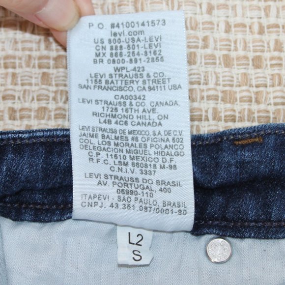 LEVIS SAN FRANCISCO DEMI CURVE CLASSIC CAPRI JEANS SZ 8/29 WOMENS CUFFED STRETCH - Picture 15 of 16